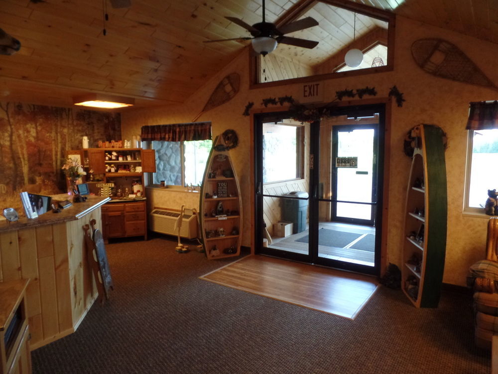 Chicaugon Lake Inn Gaastra エクステリア 写真