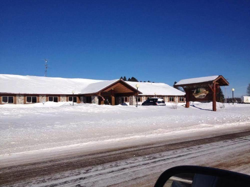 Chicaugon Lake Inn Gaastra エクステリア 写真