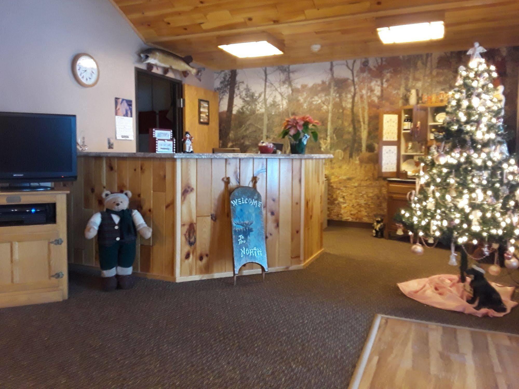 Chicaugon Lake Inn Gaastra エクステリア 写真