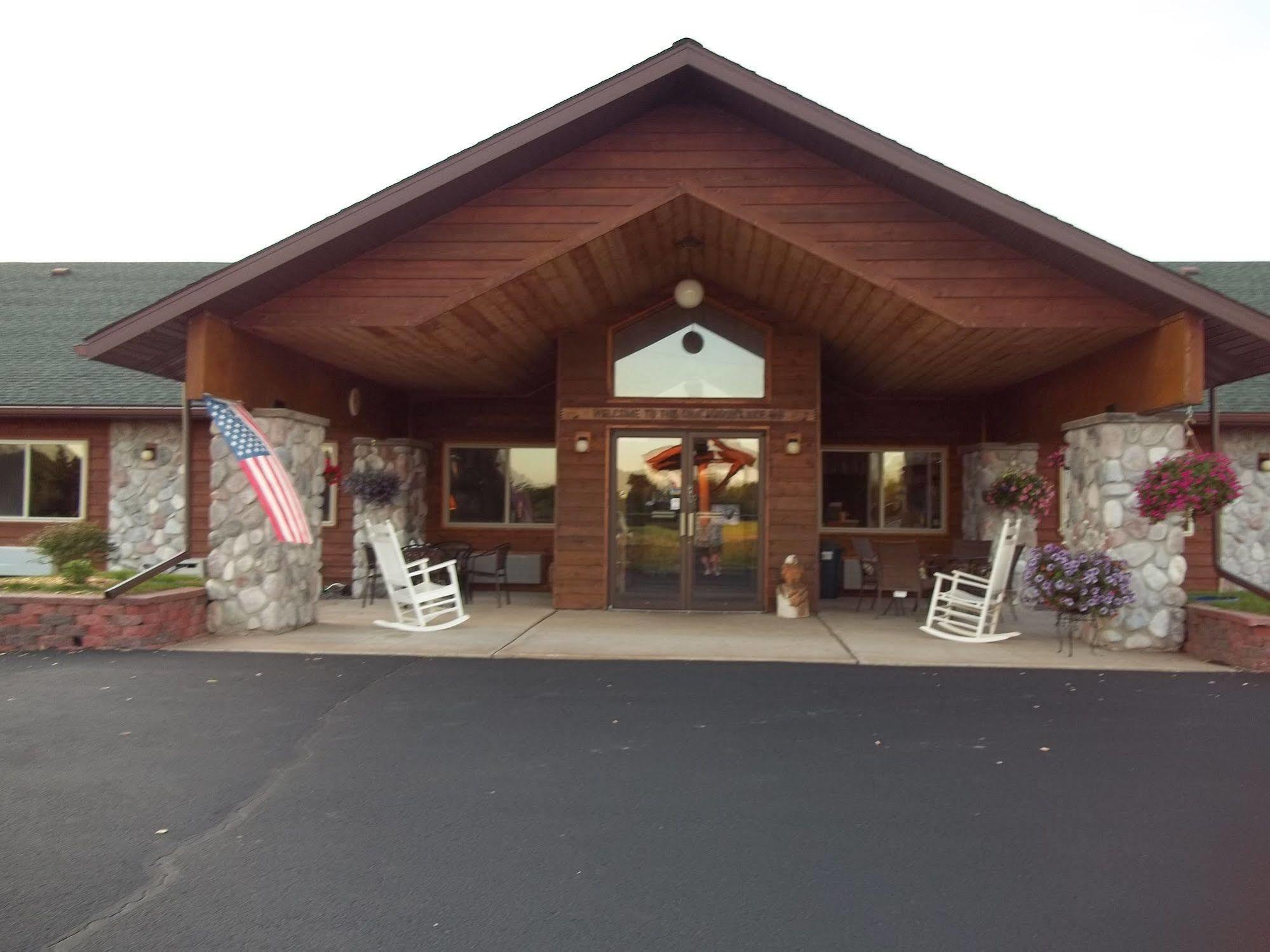 Chicaugon Lake Inn Gaastra エクステリア 写真